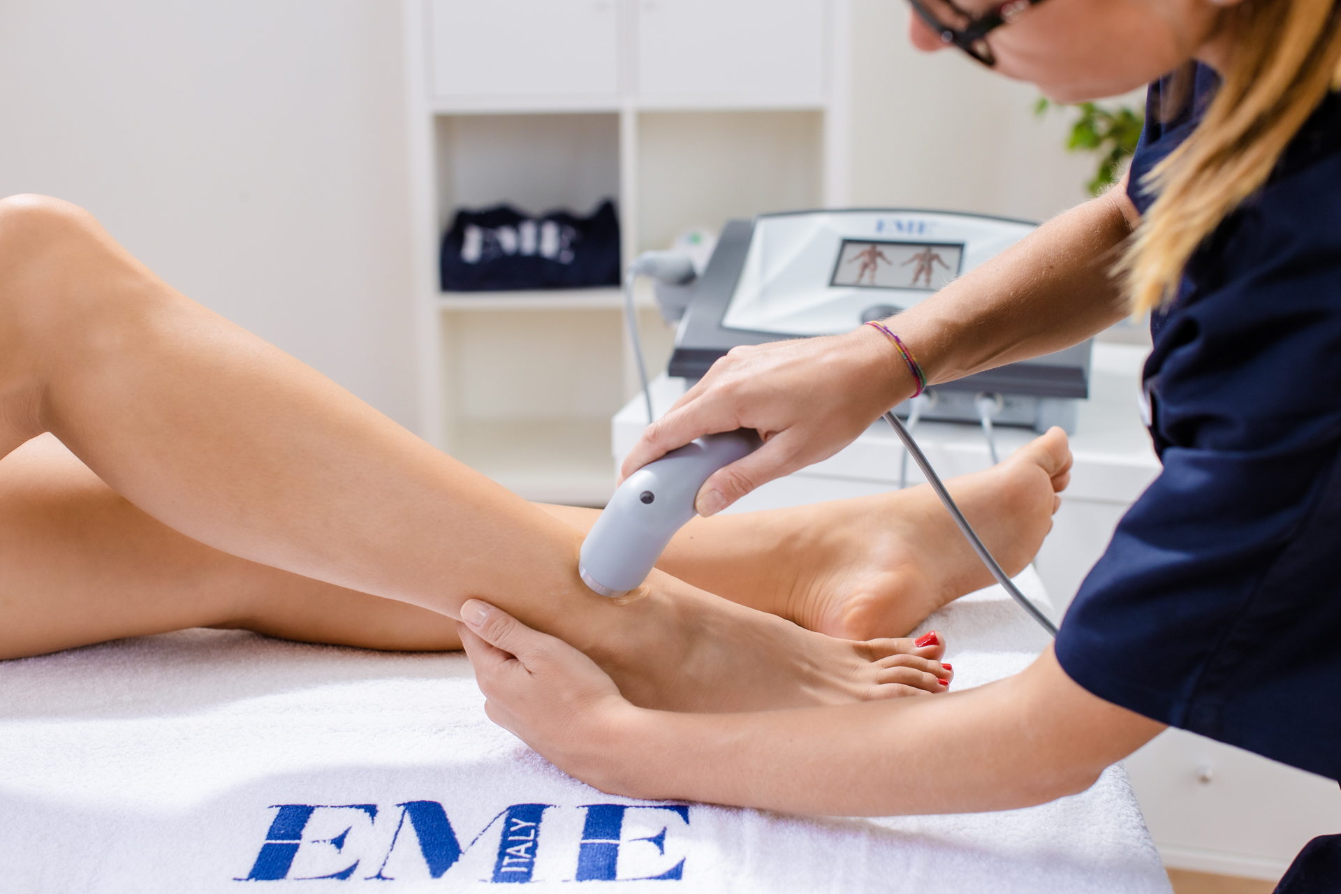 Ultraschalltherapie mit Geräten von EME